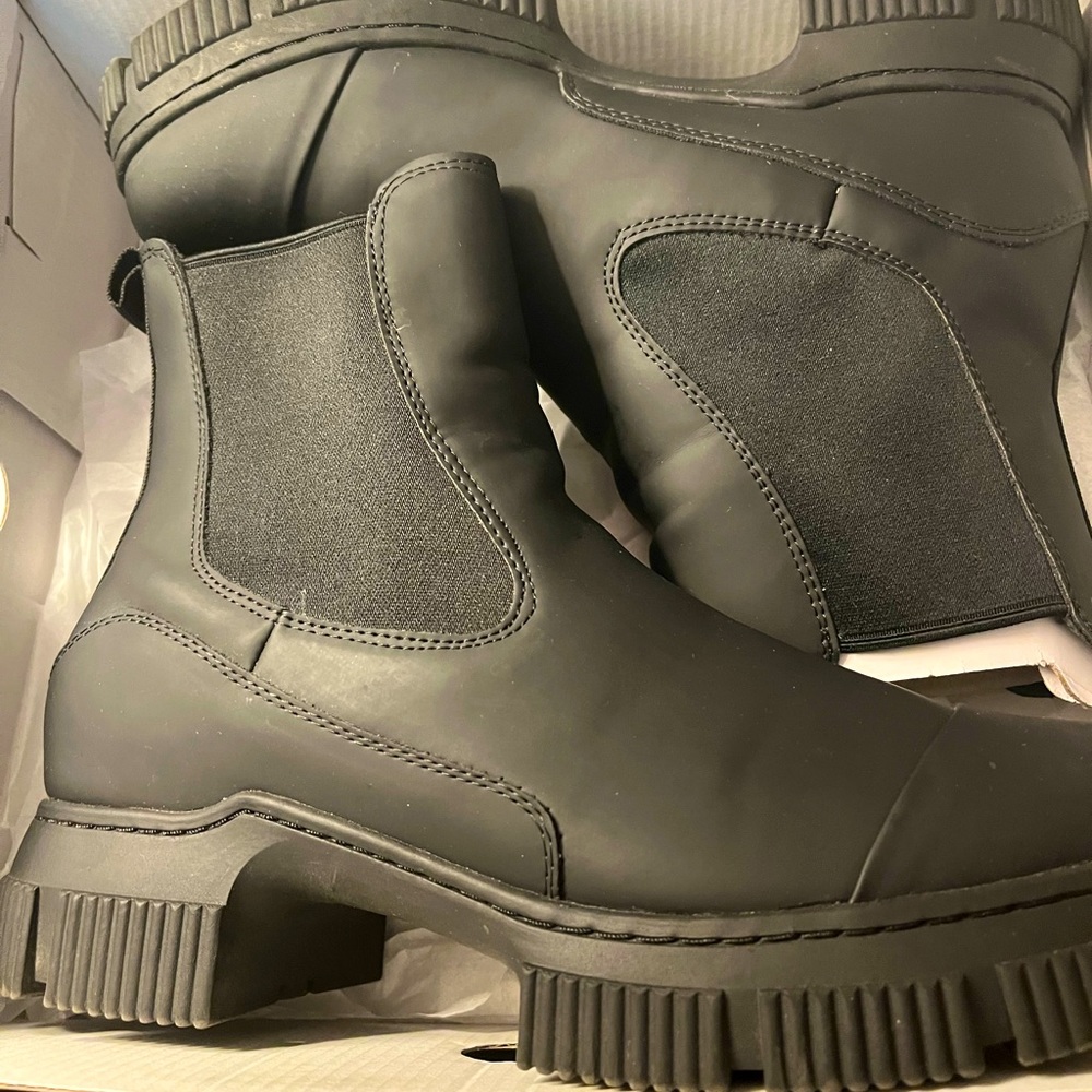 Nine West - Iola 3 Womens Casual Pull-On Chelsea Boots